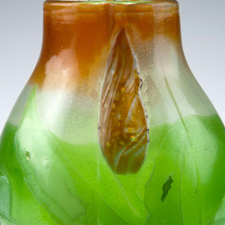 Bild 4 zu Objekt, 'Iris' Marqueterie vase, c1900, Gall&eacute;, Emile, Nancy, 123 68