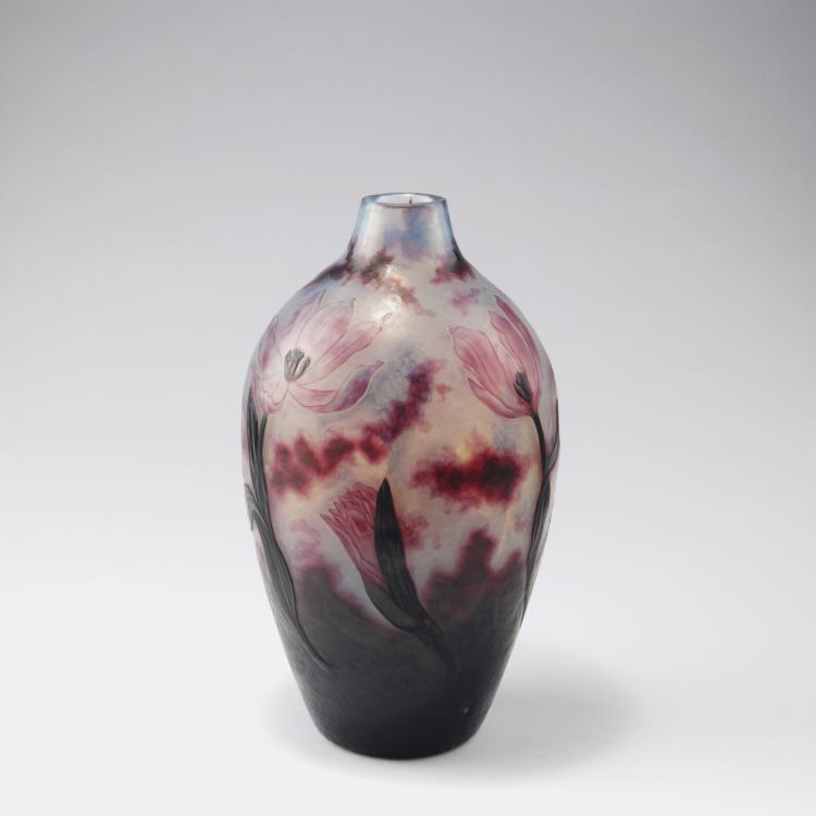 Hauptbild zu Objekt, Tall 'Tulipes' martel&eacute; vase, 1898, Daum Fr&egrave;res, Nancy, 123 13