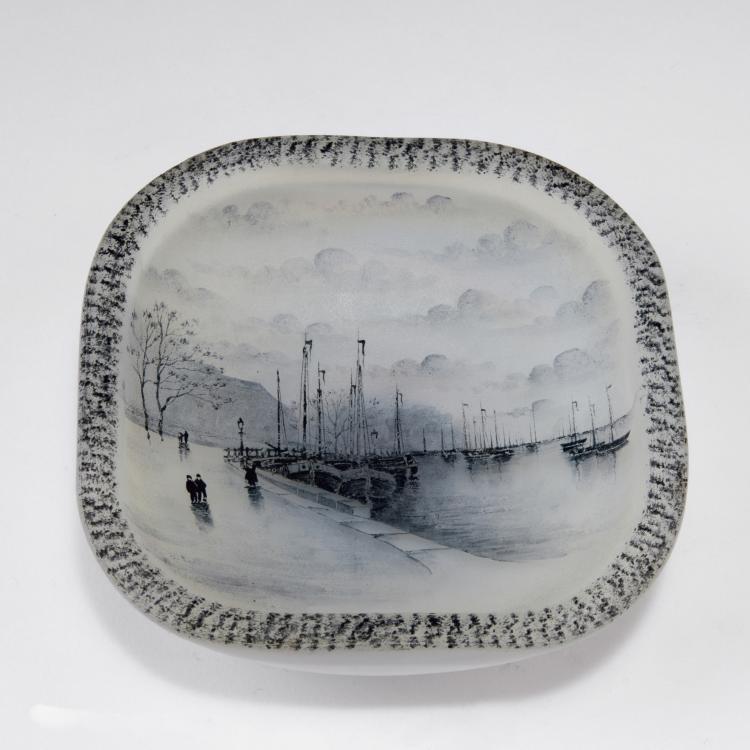 Hauptbild zu Objekt, 'Delft' bowl, 1899, Daum Fr&egrave;res, Nancy, 123 178