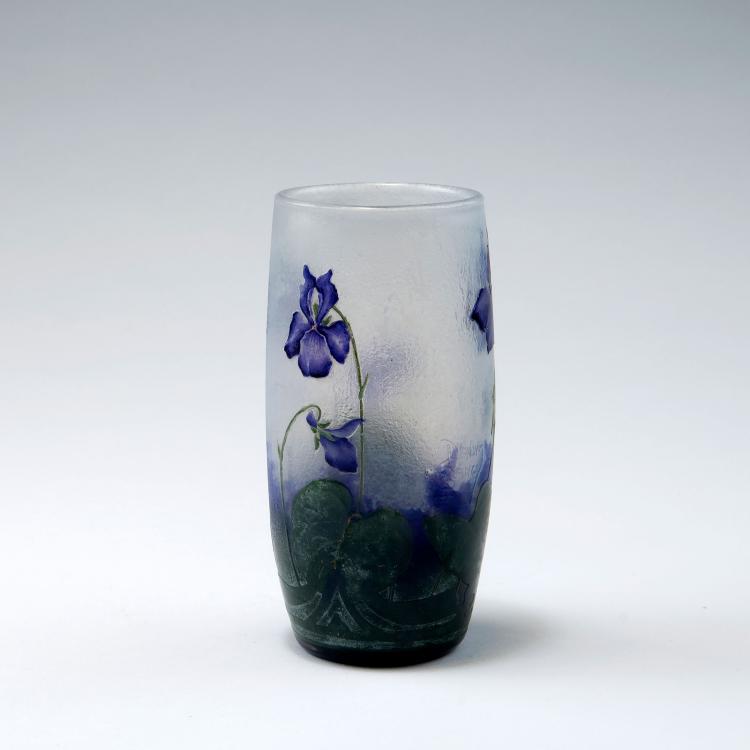 Bild 1 zu Objekt, 'Violettes' vase, c1910, Daum Fr&egrave;res, Nancy, 123 235