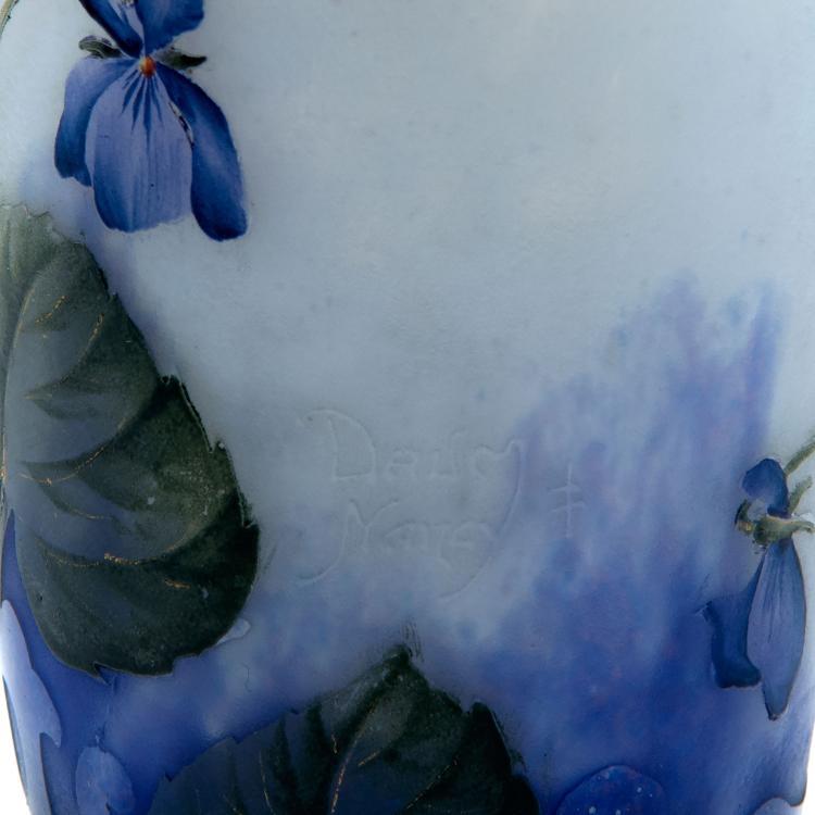 Bild 2 zu Objekt, Small 'Violettes' vase, c1910, Daum Fr&egrave;res, Nancy, 123 238