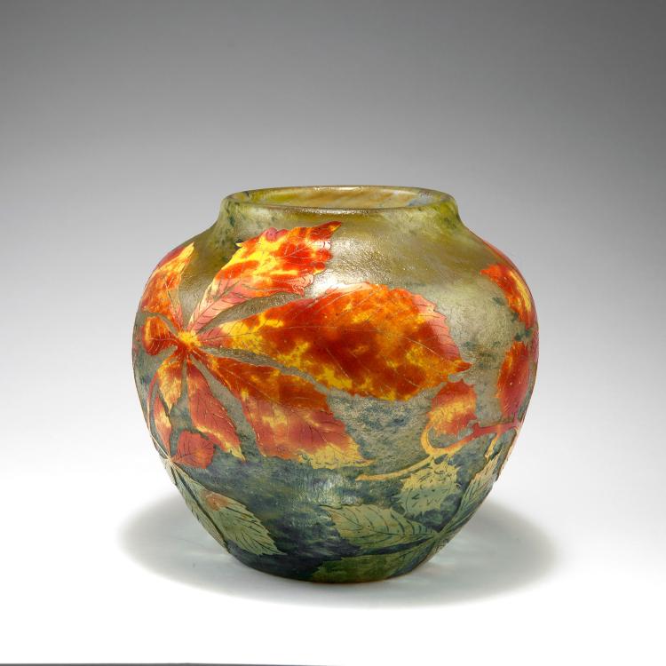 Bild 1 zu Objekt, 'Marronnier automnal' vase, 1905-10, Daum Fr&egrave;res, Nancy, 123 196