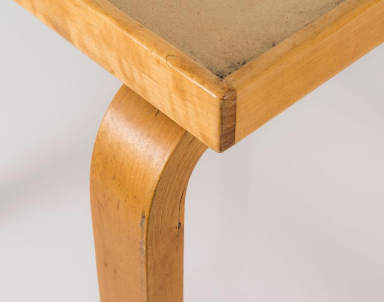 Bild 1 zu Objekt, Zwei Beistelltische '81', 1933, Alvar Aalto, Artek, Helsinki (zugeschrieben), 125B 169