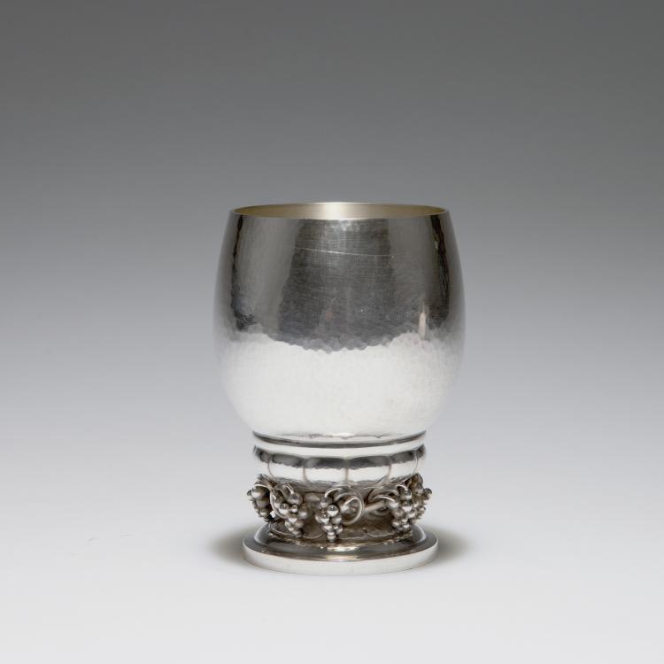 Hauptbild zu Objekt, '296 - Vine' vase, 1919, Georg Jensen, Jensen, Georg, Kopenhagen, 123 768