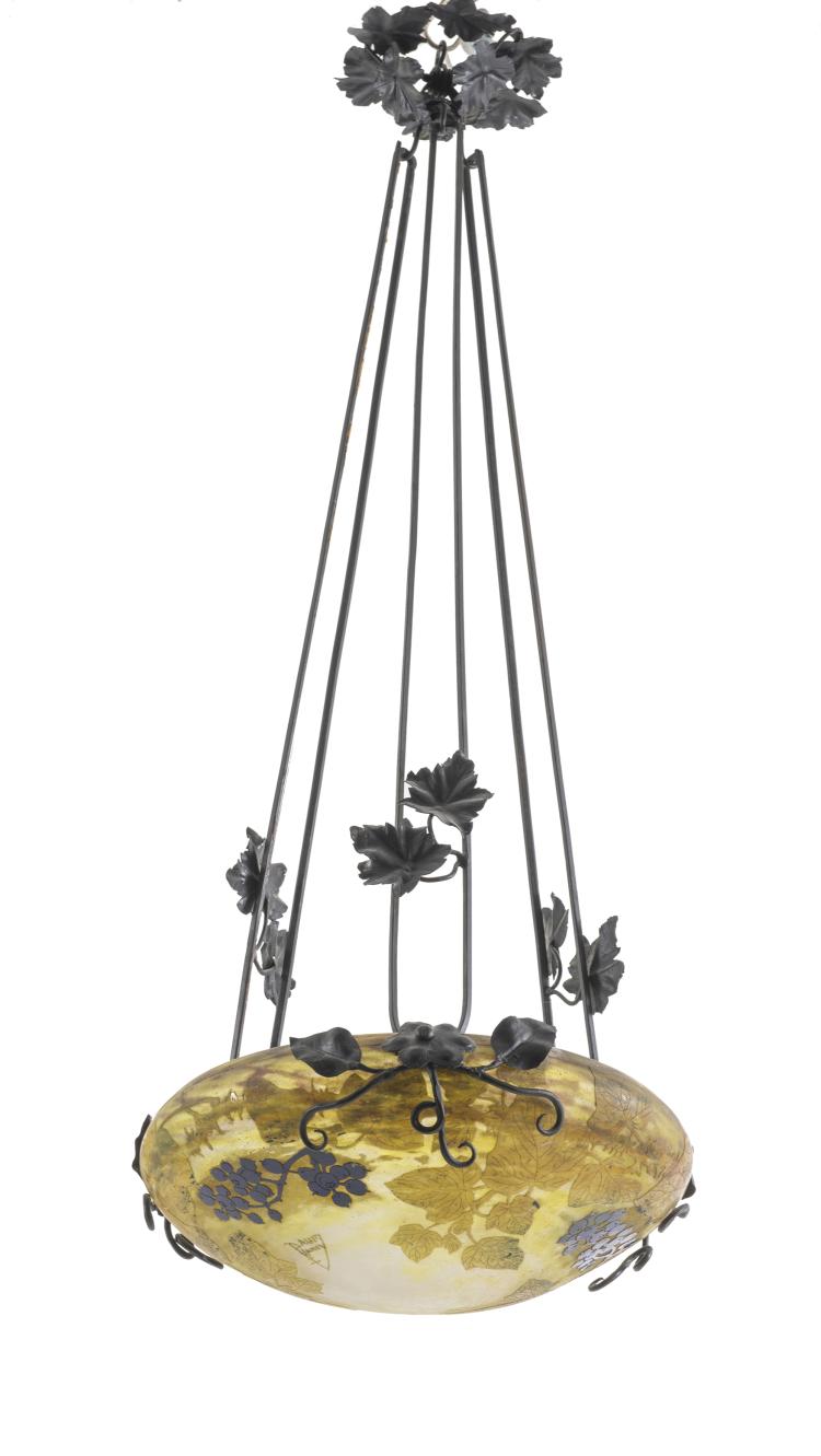 Hauptbild zu Objekt, 'Je meurs o&ugrave; je m'attache' ceiling light, 1910, Daum Fr&egrave;res, Nancy, 123 219