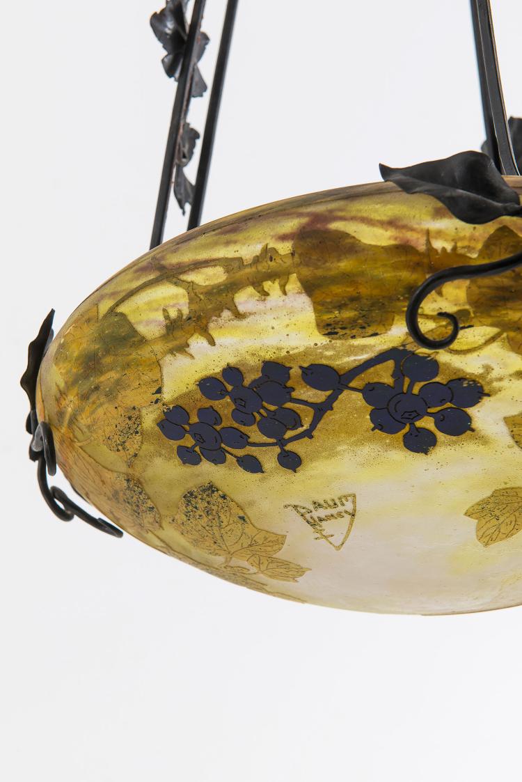 Bild 1 zu Objekt, 'Je meurs o&ugrave; je m'attache' ceiling light, 1910, Daum Fr&egrave;res, Nancy, 123 219