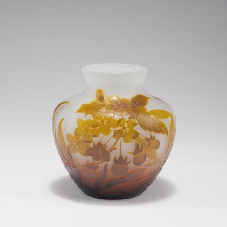 Hauptbild zu Objekt, 'Fleurs de cerisier' vase, 1920s, Gall&eacute;, Emile, Nancy, 123 355