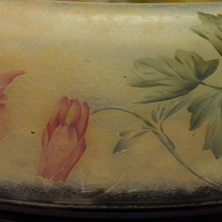 Bild 2 zu Objekt, 'Ancolies' bowl, c1910, Daum Fr&egrave;res, Nancy, 123 246