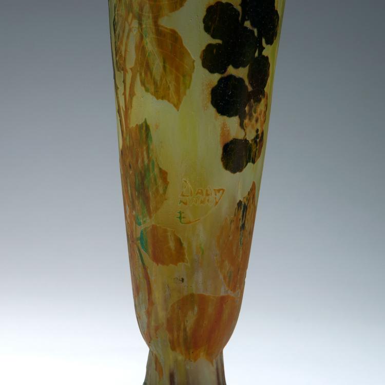Bild 2 zu Objekt, 'M&ucirc;res' vase, c1910, Daum Fr&egrave;res, Nancy, 123 248