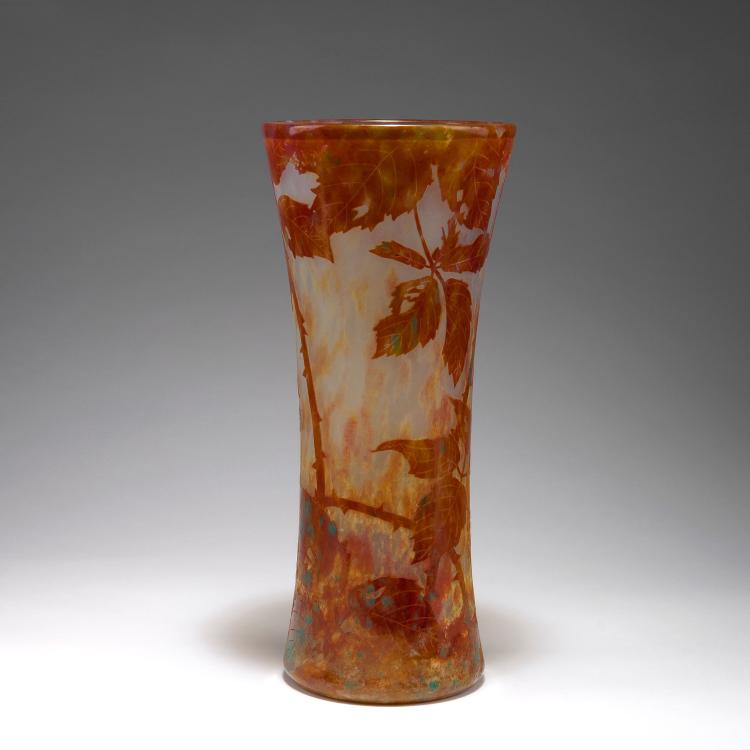 Bild 1 zu Objekt, 'Rosiers &agrave; l'automne' vase, 1903, Daum Fr&egrave;res, Nancy, 123 190