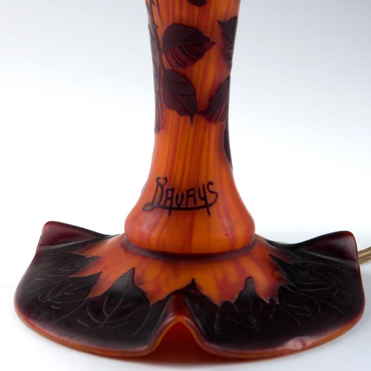 Bild 2 zu Objekt, 'Roses' table light, 1920s, Verreries d'Art d'Aurys, Carentan, 123 441