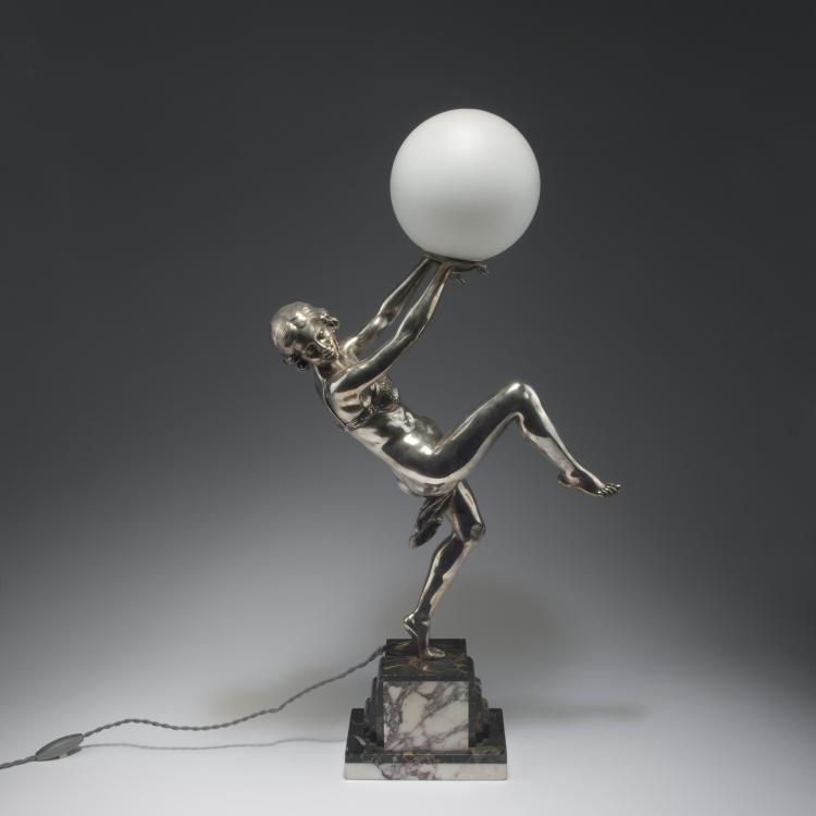 Bild 1 zu Objekt, Tischleuchte 'Kugelt&auml;nzerin', um 1930, Frankreich, 126 600