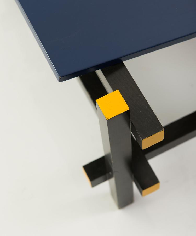 Bild 4 zu Objekt, Armlehnsessel 'Rot-Blau', 1918, Gerrit Rietveld, Cassina, Mailand, 125B 134