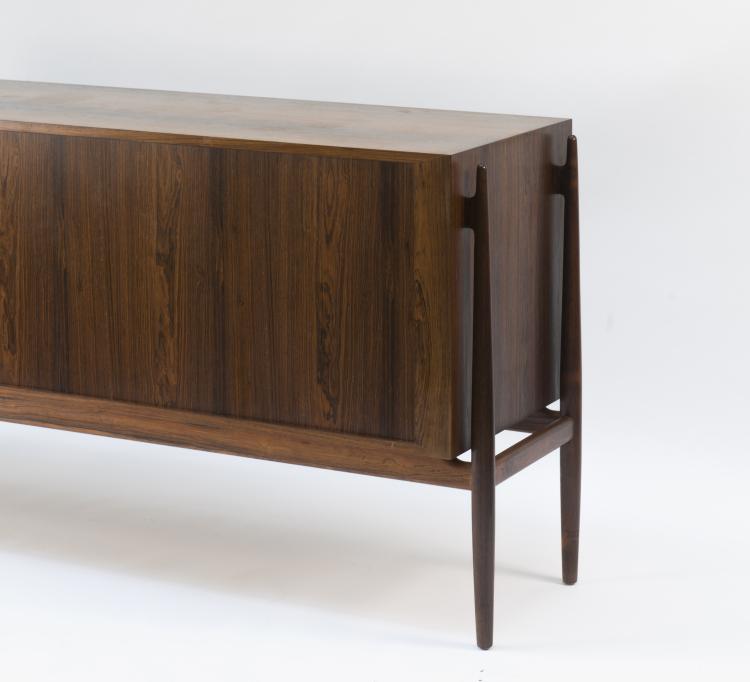 Bild 5 zu Objekt, Sideboard / Raumteiler, 1954, Finn Juhl, Niels Vodder, Kopenhagen, 124A 58