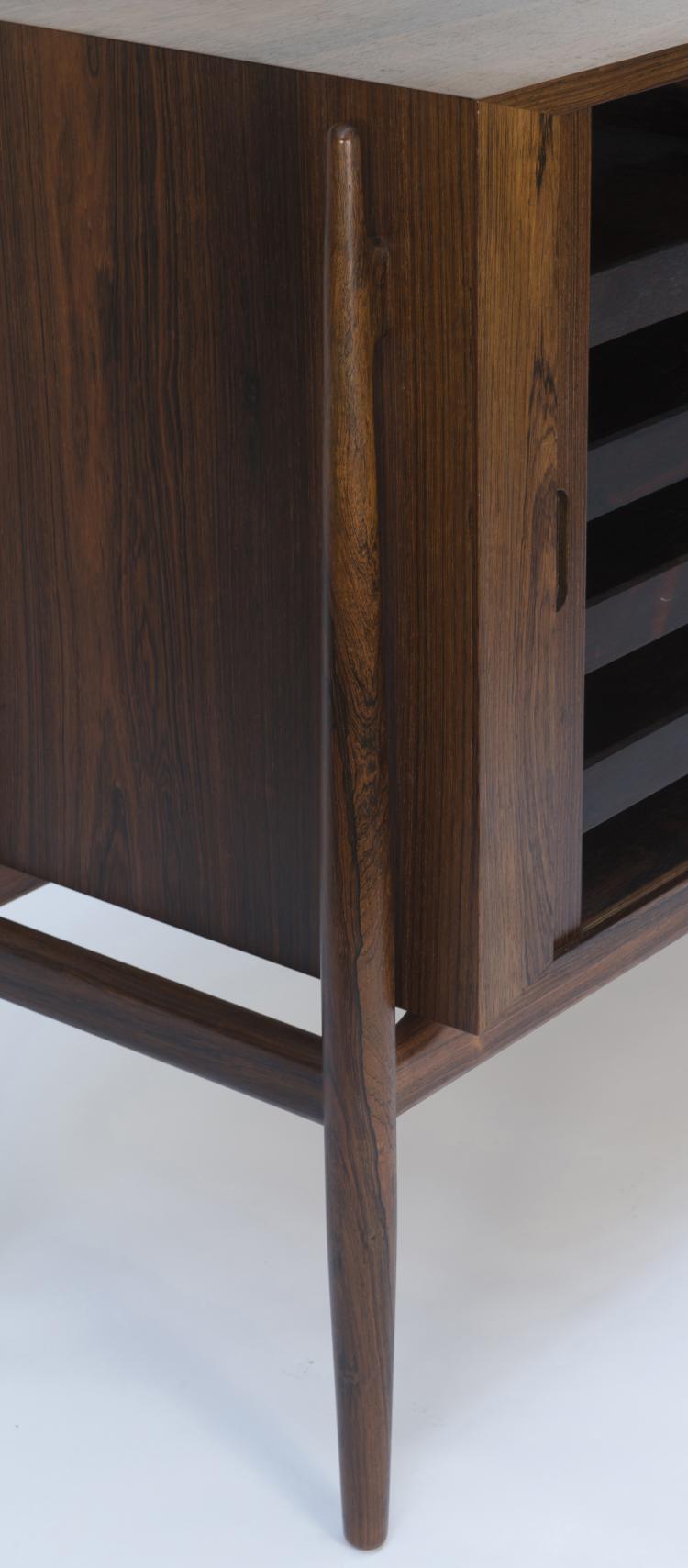 Bild 7 zu Objekt, Sideboard / Raumteiler, 1954, Finn Juhl, Niels Vodder, Kopenhagen, 124A 58