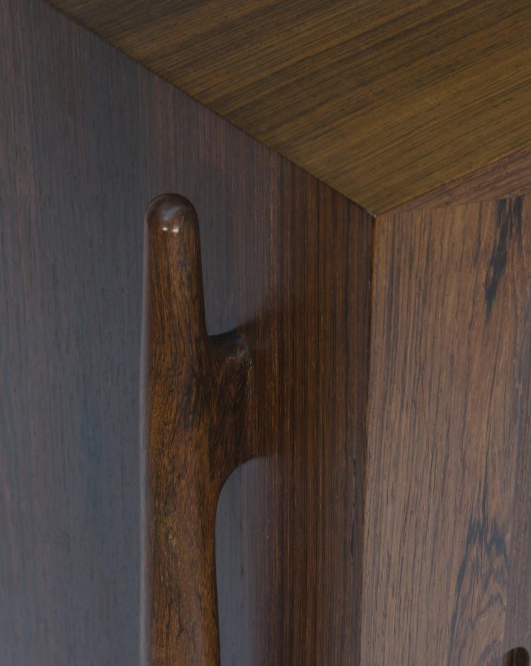 Bild 8 zu Objekt, Sideboard / Raumteiler, 1954, Finn Juhl, Niels Vodder, Kopenhagen, 124A 58