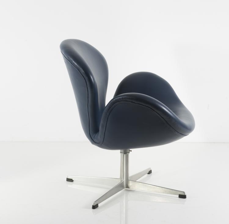Bild 1 zu Objekt, 'Swan' chair, 1957/58, Arne Jacobsen, Hansen, Fritz, Aller&oslash;d, 125A 121