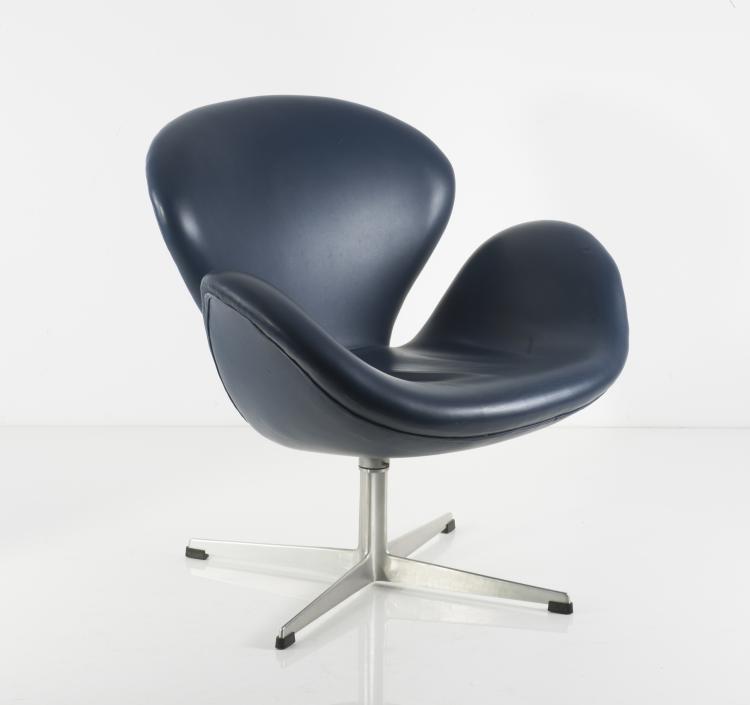 Bild 2 zu Objekt, 'Swan' chair, 1957/58, Arne Jacobsen, Hansen, Fritz, Aller&oslash;d, 125A 121
