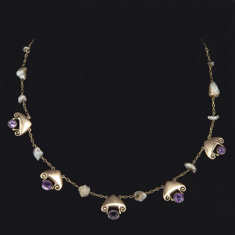 Hauptbild zu Objekt, '8009' necklace, 1900-04, Archibald Knox, Liberty & Co., London, 124A 3