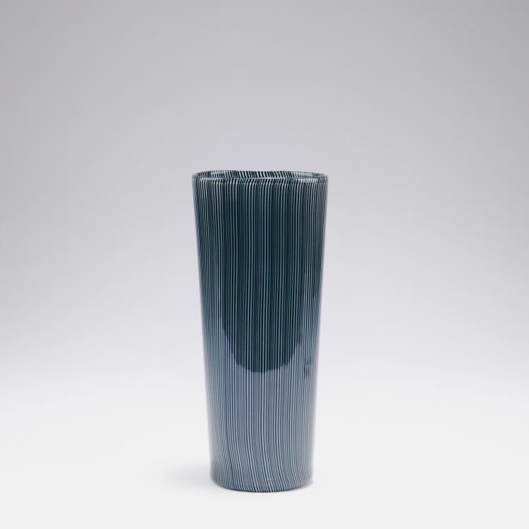 Hauptbild zu Objekt, 'Tessuto' vase, 1940, Carlo Scarpa, Venini & C., Murano, 124A 40