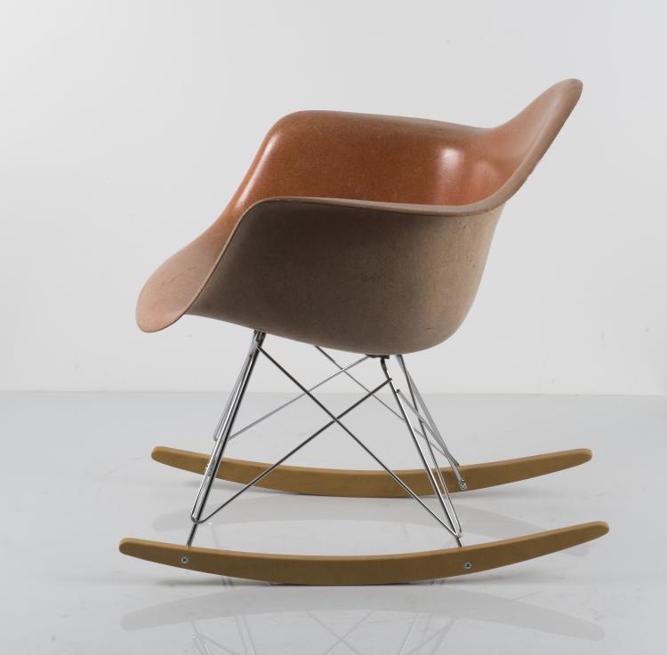 Bild 1 zu Objekt, 'RAR' rocking chair, 1950-53, Miller, Herman, Zeeland, Mich.; Vitra, Weil am Rhein, 125B 274