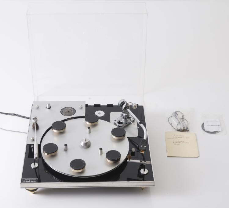 Bild 1 zu Objekt, 'Reference Hydraulic' record player, 1964, David Gammon, JA Michell Engineering Ltd., Boreham Wood, Hertfortshire, 125A 99