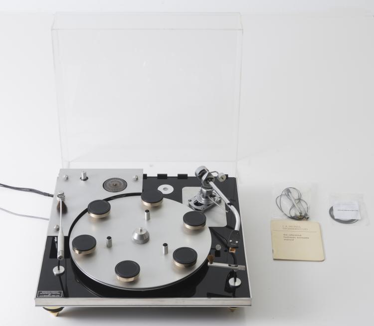 Bild 2 zu Objekt, 'Reference Hydraulic' record player, 1964, David Gammon, JA Michell Engineering Ltd., Boreham Wood, Hertfortshire, 125A 99