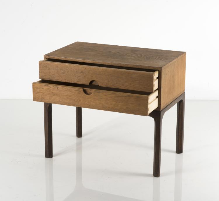 Bild 2 zu Objekt, Bedside table, c1960 , Aksel Kjersgaard, Odder M&oslash;belfabrik, D&auml;nemark, 125B 235