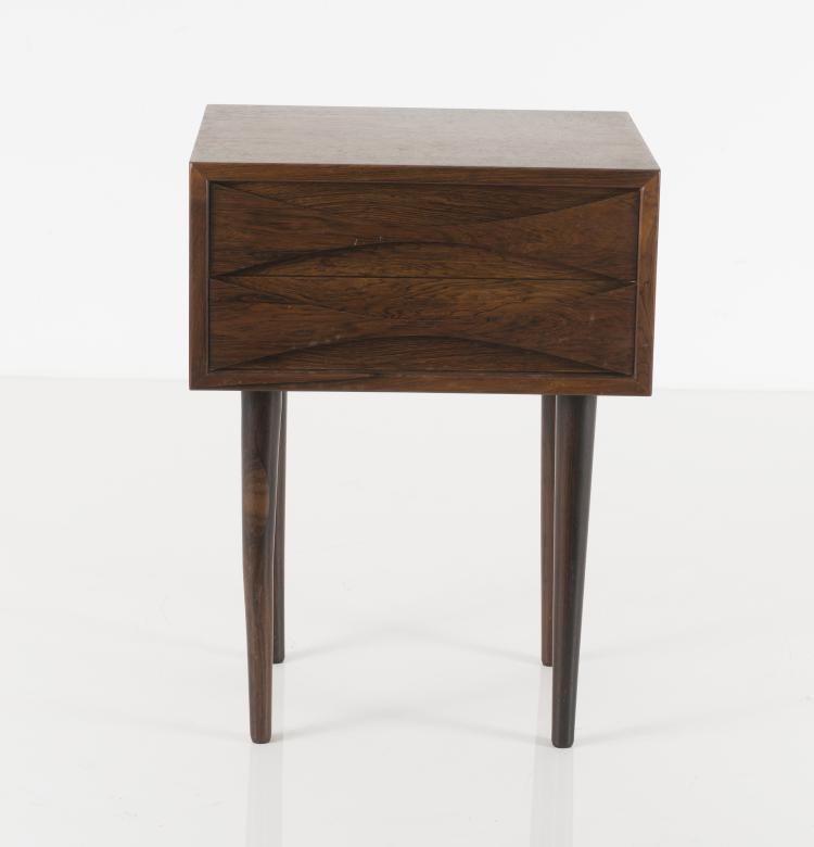 Bild 1 zu Objekt, Small 'Triennale' bedside table, 1959, Arne Vodder, Sibast M&oslash;bler, Kopenhagen; NC M&oslash;bler, Odense, 125B 232