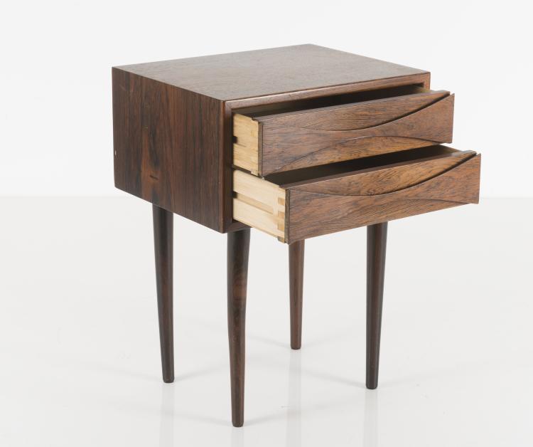 Bild 3 zu Objekt, Small 'Triennale' bedside table, 1959, Arne Vodder, Sibast M&oslash;bler, Kopenhagen; NC M&oslash;bler, Odense, 125B 232