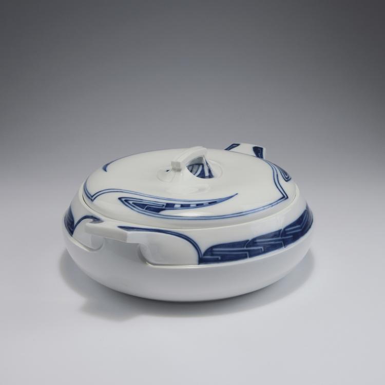 Hauptbild zu Objekt, 'Whiplash' dish with cover, 1903-04, Henry van de Velde, Mei&szlig;en, KPM, 126 825