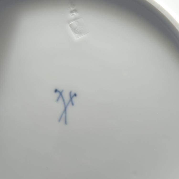 Bild 2 zu Objekt, Sechs Dessertteller 'Peitschenhieb', 1903-04, Henry van de Velde, Mei&szlig;en, KPM, 126 827