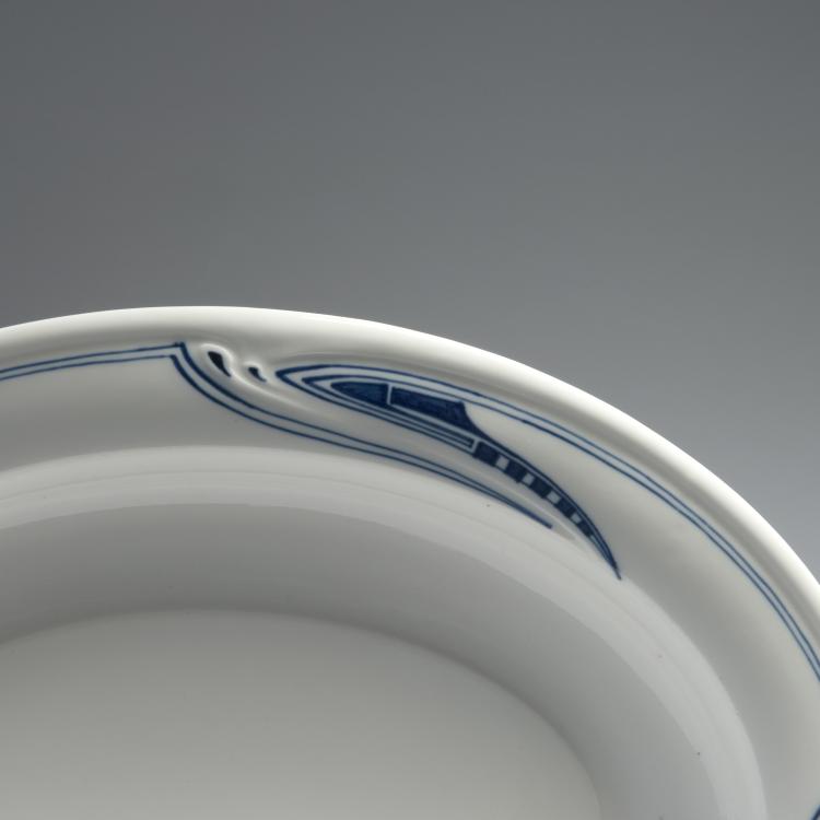 Bild 1 zu Objekt, Two oval 'Whiplash' serving platters, 1903-04, Henry van de Velde, Mei&szlig;en, KPM, 126 830