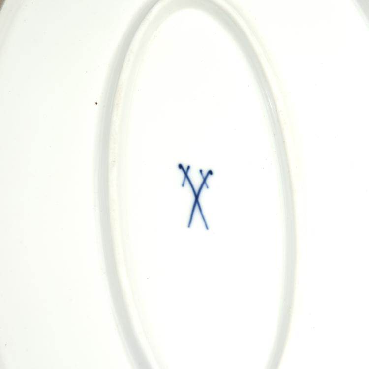 Bild 2 zu Objekt, Zwei ovale Vorlegeplatten 'Peitschenhieb', 1903-04, Henry van de Velde, Mei&szlig;en, KPM, 126 831