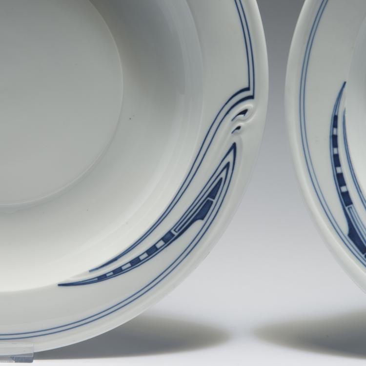 Bild 1 zu Objekt, Zwei Vorlegeplatten 'Peitschenhieb', 1903-04, Henry van de Velde, Mei&szlig;en, KPM, 126 832