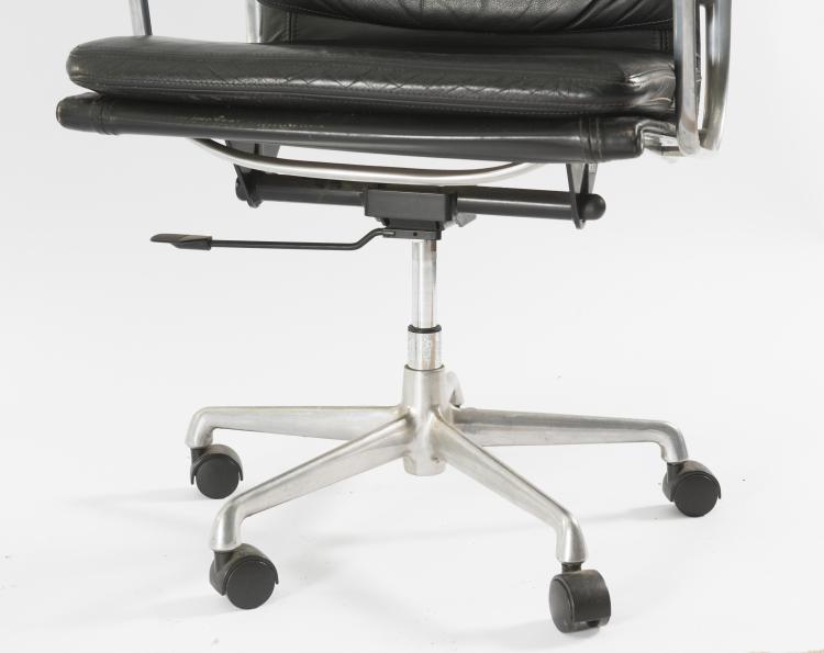Bild 7 zu Objekt, Two 'Soft Pad' armchairs, 1969, ICF Cadsana, Mailand; Miller, Herman, 125B 335