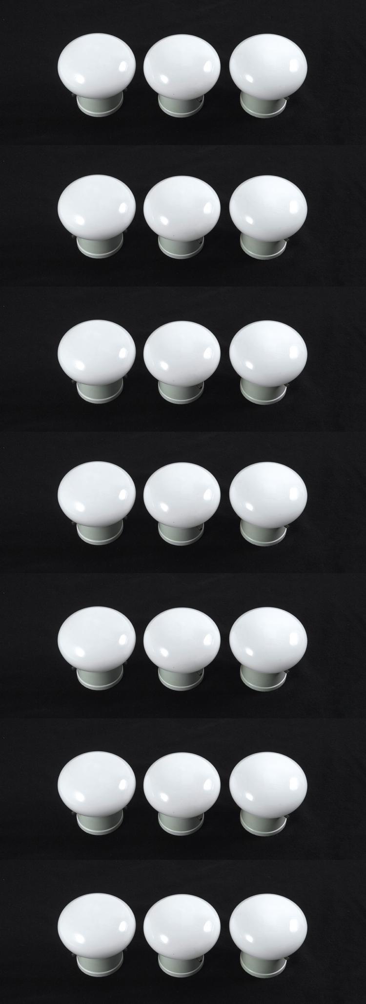 Hauptbild zu Objekt, 21 Wand- / Deckenleuchten, um 1955, Oluce, Mailand oder Arteluce, Mailand (zugeschrieben), 125B 418