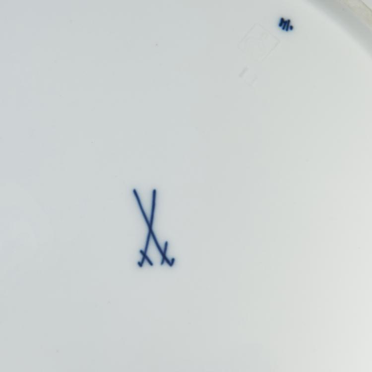 Bild 2 zu Objekt, Acht Speiseteller 'Peitschenhieb', 1903-04, Henry van de Velde, Mei&szlig;en, KPM, 126 834