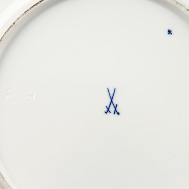 Bild 3 zu Objekt, Eight 'Whiplash' dining plates, 1903-04, Henry van de Velde, Mei&szlig;en, KPM, 126 835