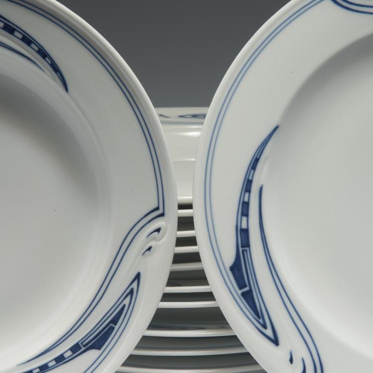 Bild 1 zu Objekt, Eight 'Whiplash' soup plates and four dining plates, 1903-04, Henry van de Velde, Mei&szlig;en, KPM, 126 836