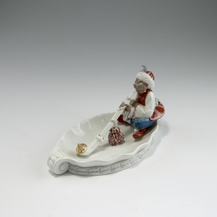 Bild 1 zu Objekt, 'Aschenschale mit T&uuml;rke', 1923, Karl Himmelsto&szlig;, Rosenthal, Selb, 126 877