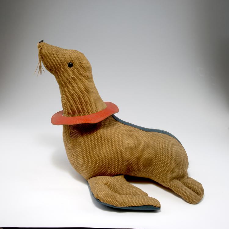 Bild 1 zu Objekt, Seal, 1971, Renate M&uuml;ller, Leven KG, H. Josef, Sonneberg, 127B 534