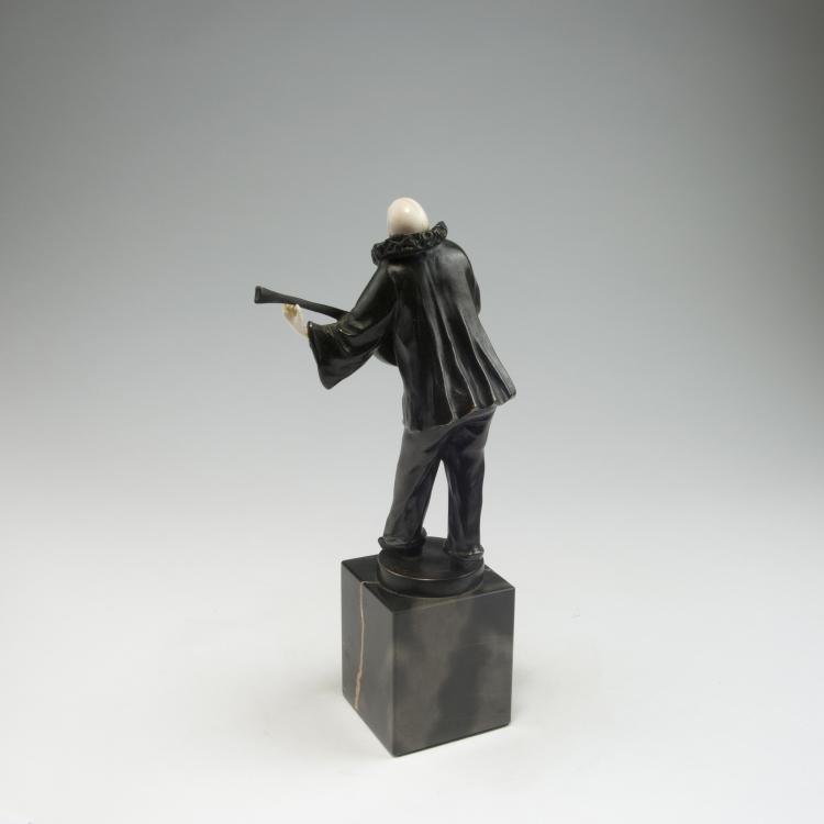 Bild 2 zu Objekt, Pierrot with guitar, c1920, Julius Schmidt-Felling, 126 468
