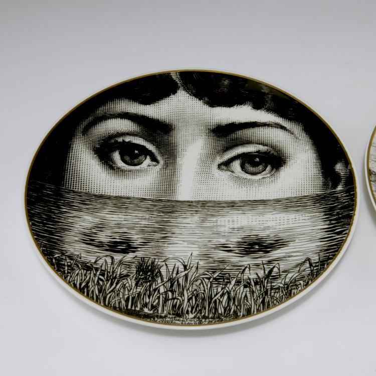 Bild 4 zu Objekt, Cigarette holder and ashtray, two 'Tema e Variazioni' plates, 1950/60s resp. 1990s. , Piero Fornasetti, Fornasetti, Mailand, 127A 196