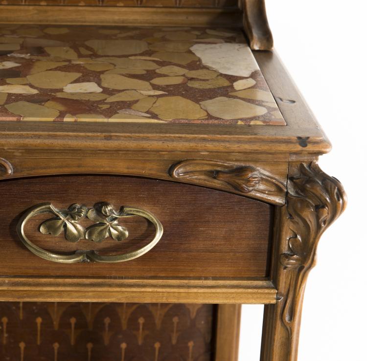 Bild 2 zu Objekt, Gro&szlig;es Bett und zwei Nachtk&auml;stchen, 1900, Majorelle, 126 633