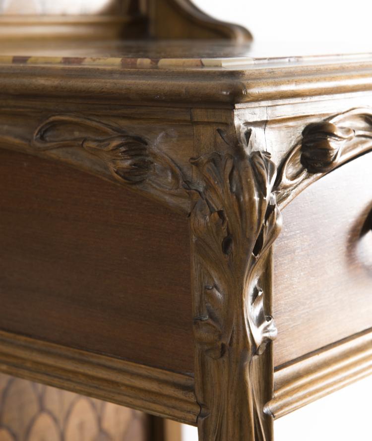 Bild 6 zu Objekt, Gro&szlig;es Bett und zwei Nachtk&auml;stchen, 1900, Majorelle, 126 633