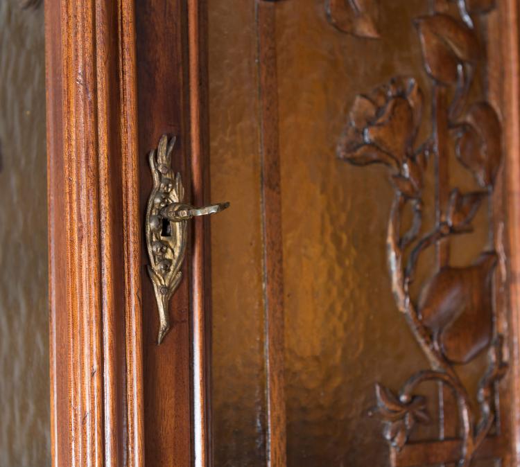 Bild 9 zu Objekt, Vitrinenschrank, um 1900, Nancy, 132B 585