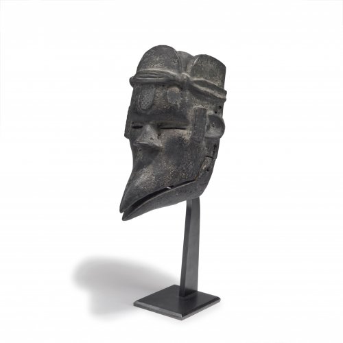 Zoomorphic clapping-jaw-mask