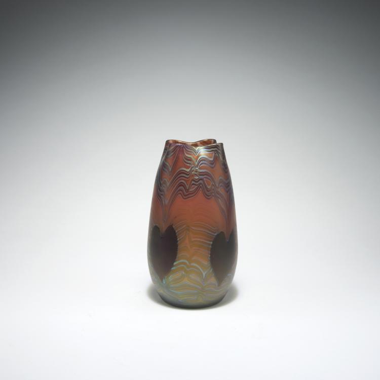 Bild 1 zu Objekt, Ph&auml;nomen-Vase mit Herzen, 1902, L&ouml;tz Wwe., Klosterm&uuml;hle, 126 330