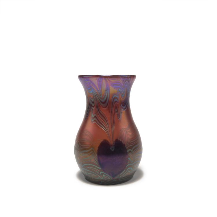 Hauptbild zu Objekt, Kleine Vase mit Herzen, 1902, L&ouml;tz Wwe., Klosterm&uuml;hle, 126 335